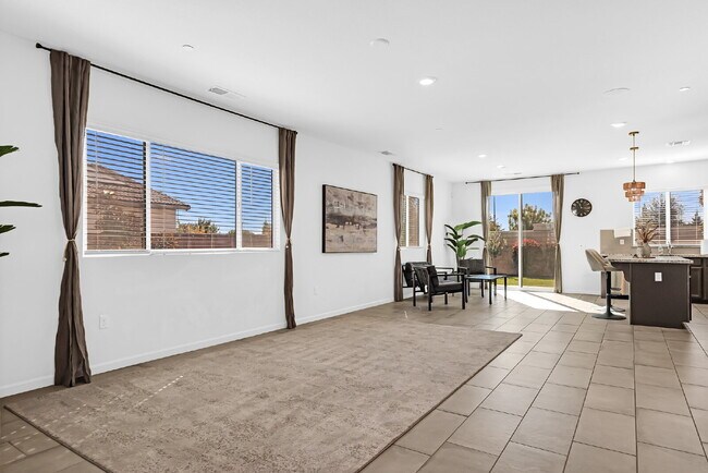 Building Photo - Modern Woodland Home with Solar and Privacy