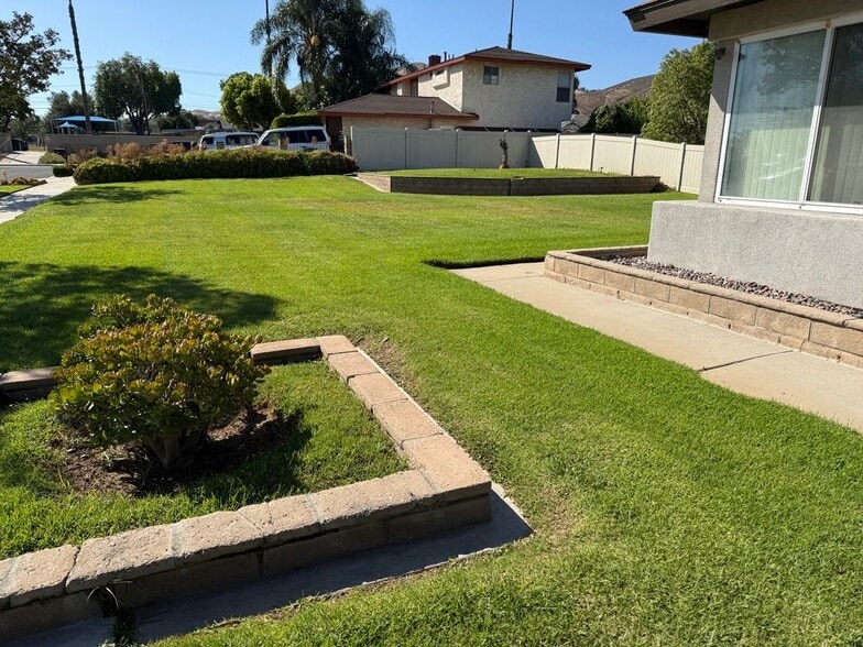 Building Photo - 3424 Pickwick St