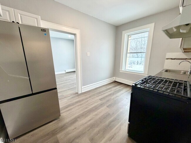 Building Photo - 310 Orange Rd