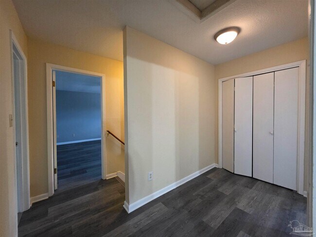 Building Photo - 7819 Hearthstone Cir