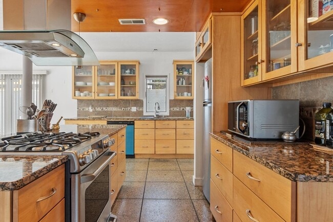 Building Photo - 5 Avondale Ave