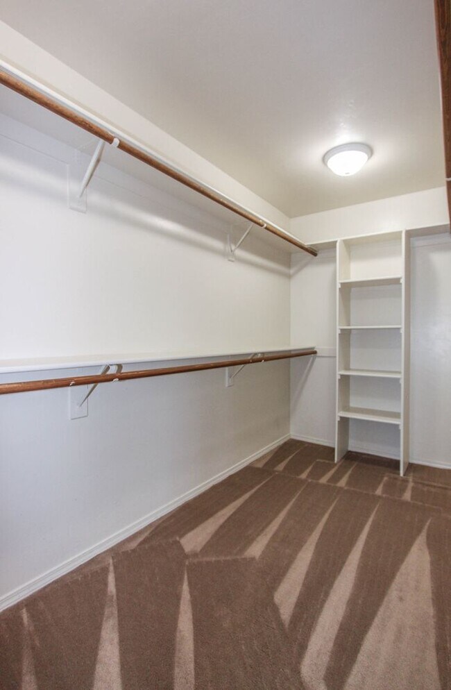 Building Photo - 8509 E Leigh Dr