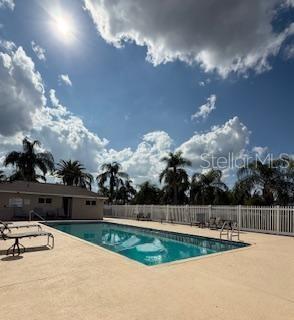 Building Photo - 402 Kensington Lake Cir