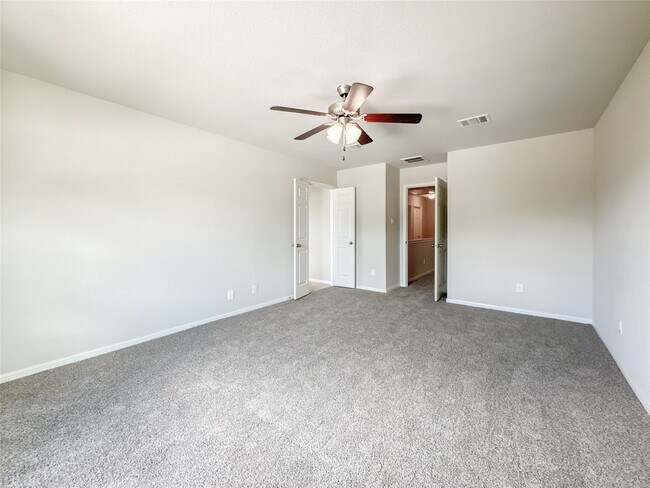 Building Photo - 105 Camelot Pl Ct
