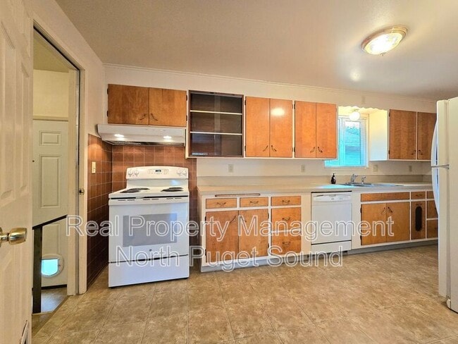 Building Photo - 710 Beach Ave