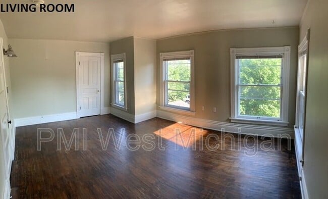 Building Photo - 817 Fairmount St SE