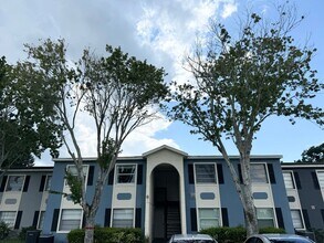 Building Photo - 2529 N Alafaya Trail