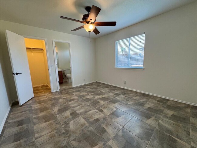 Building Photo - 235 Tolcarne Dr