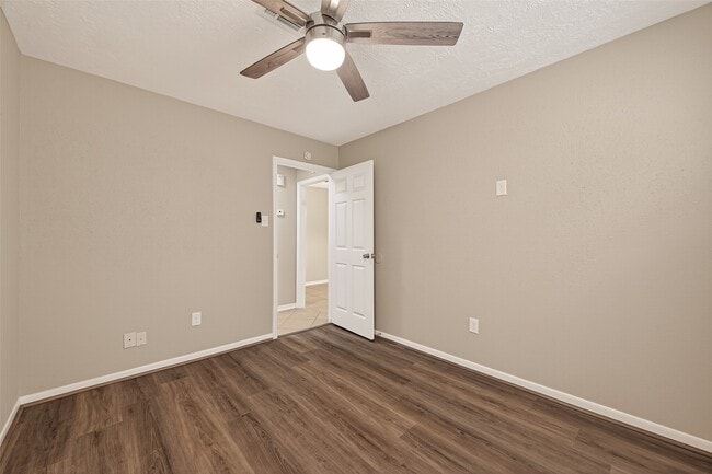 Building Photo - 12239 W Village Dr