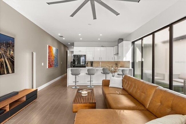 Building Photo - 1049 N Kentucky Ave