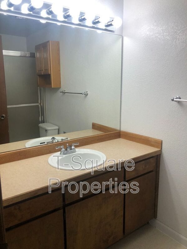 Building Photo - 7125 Rainier Dr