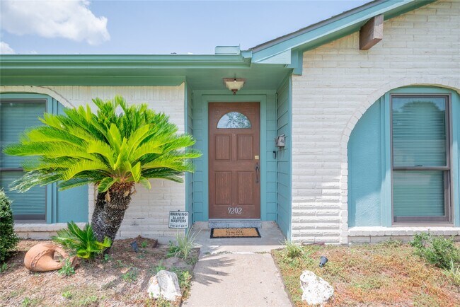 Building Photo - 9202 Benning Dr