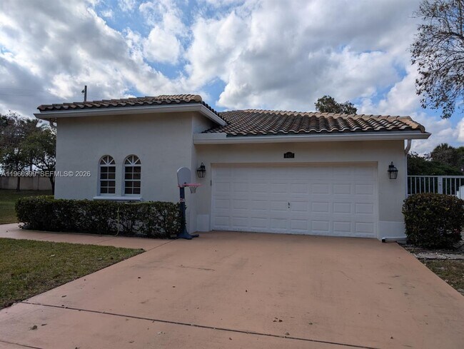 Building Photo - 4427 NW 41st Pl