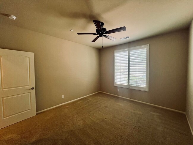 Building Photo - Gorgeous 2 bedroom and 2 bathroom home in ...