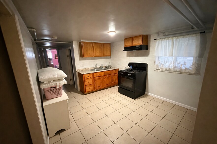 Building Photo - 2210 N Lockwood Ave