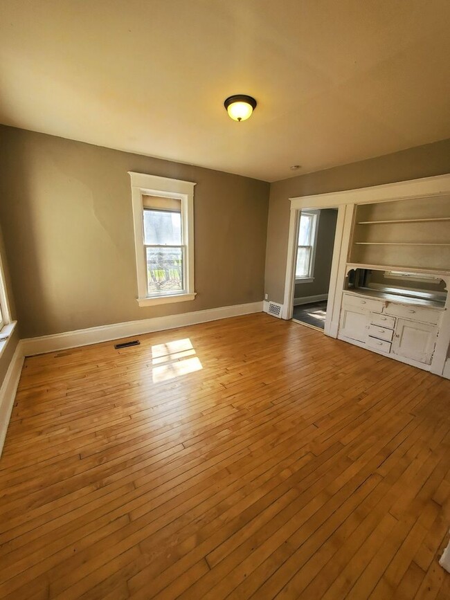 Building Photo - 2535 N 16th St
