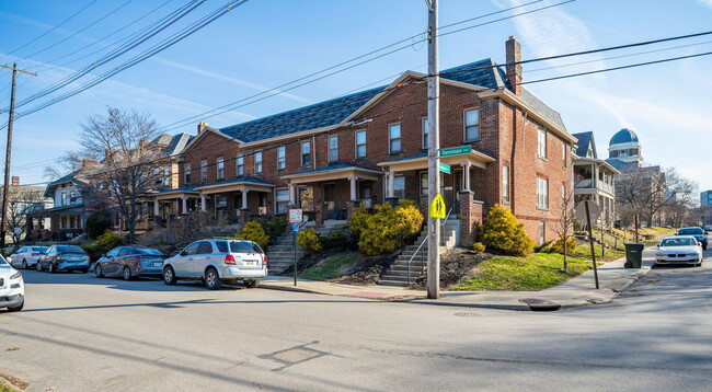 Building Photo - 828 Dennison Ave