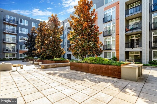 Building Photo - 145 Riverhaven Dr