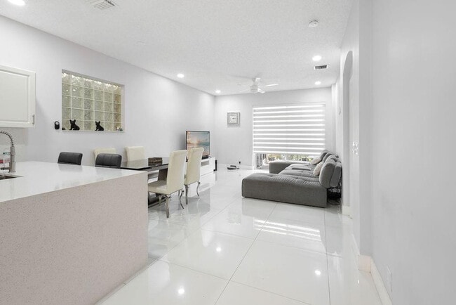 Building Photo - 4812 NW 19th St