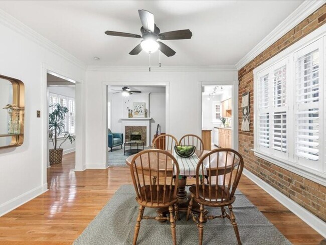 Building Photo - Cap Hill Beautiful 2 Bed Charming and Light Filled condo in the Blenheim