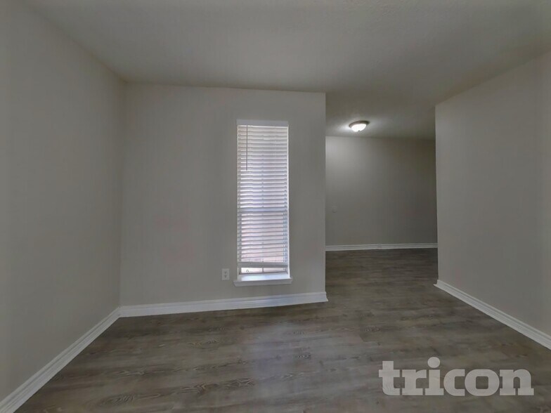 Building Photo - 5519 Bridgegate Dr