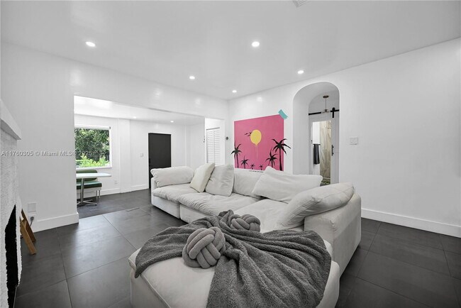 Building Photo - Northwest 50th Street, Miami, FL 33127 - 2...