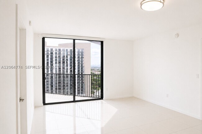Building Photo - 5252 Paseo Blvd