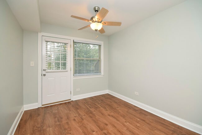 Building Photo - 1343 W Winona St