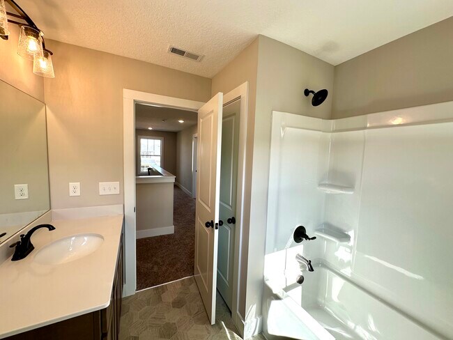 Building Photo - 3212 Song Sparrow Dr