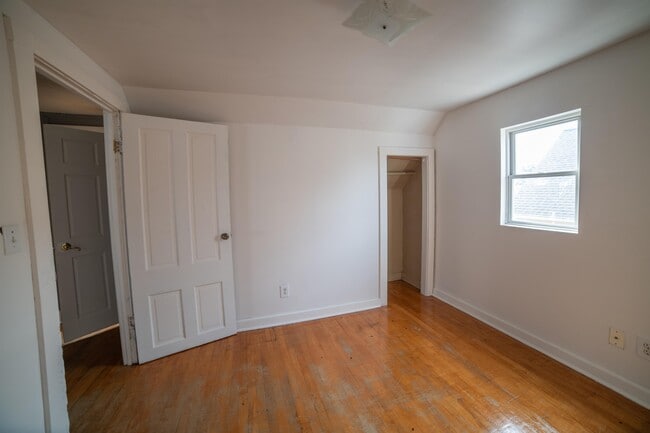 Building Photo - 127 Woodlawn Ave