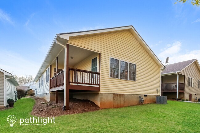 Building Photo - 110 Creeks End Circle, Mills River, NC, 28759