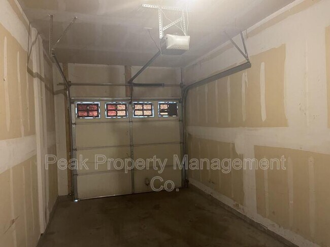 Building Photo - Precision Dr, 3903 Unit F