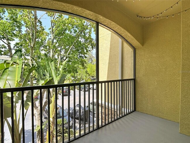 Building Photo - 10201 Courtney Palms Blvd