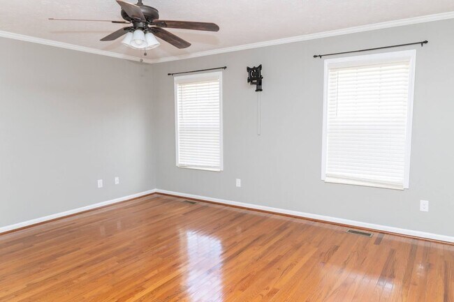 Building Photo - Beautiful!!!! Move in Ready!