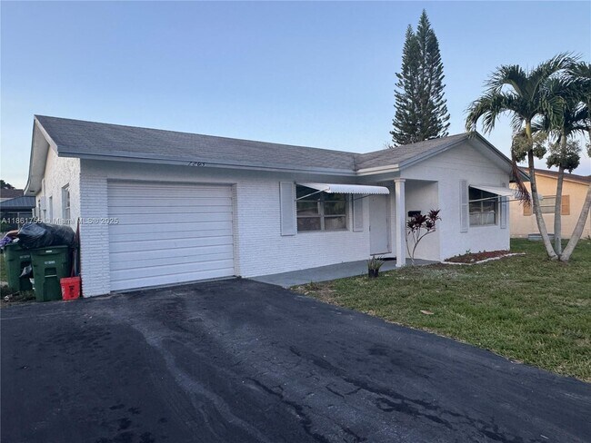 Building Photo - 7205 NW 76th Pl