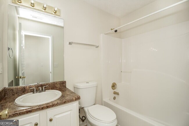 Building Photo - 3054 Trotters Field Dr SW