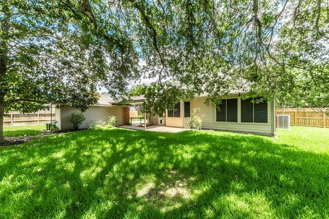 Building Photo - 2608 Leroy St