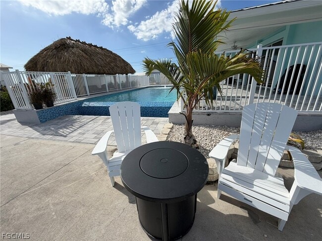 Building Photo - 4743 Pine Island Rd