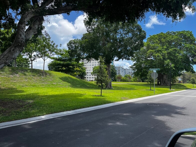 Walking trails - 1418 Evergreen Ter