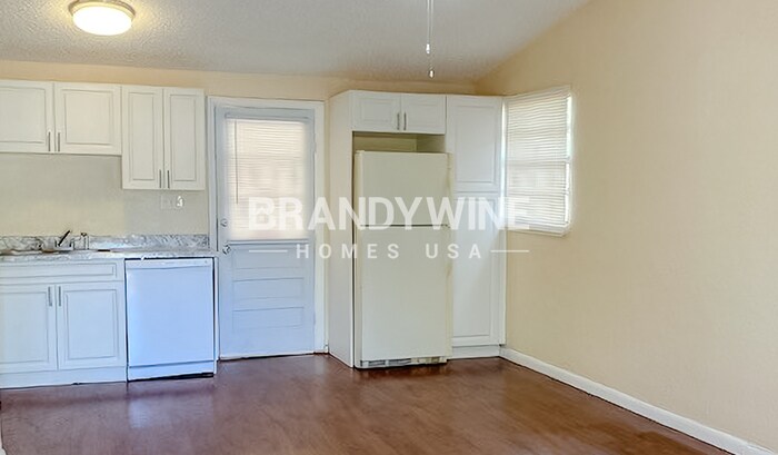 Building Photo - 9216 W Patterson St