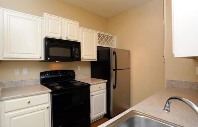 Building Photo - 2 bedroom in Dallas TX 75204