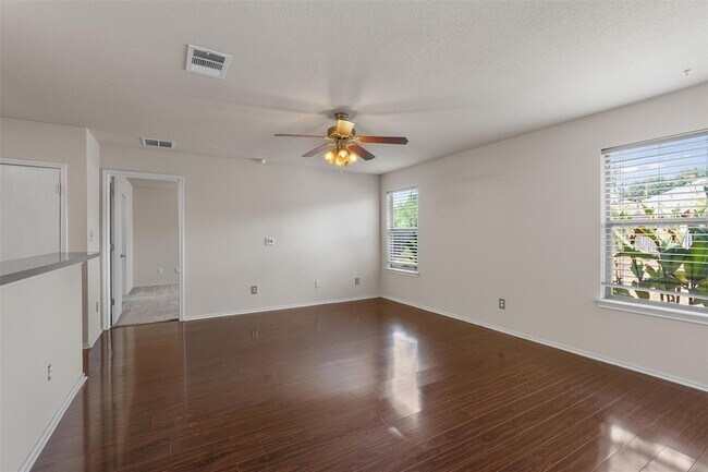 Building Photo - 15012 Parrish Ln