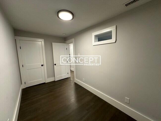 Building Photo - 118 Marginal St