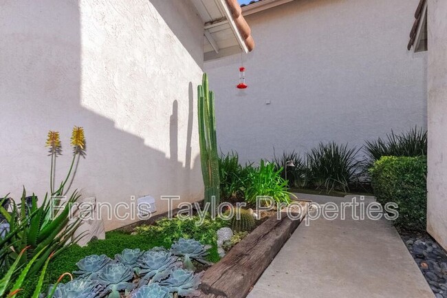 Building Photo - 2327 Fair Oak Ct