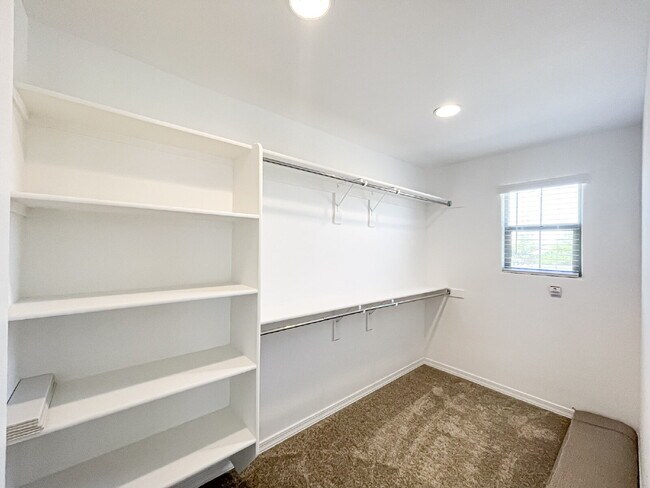 Building Photo - 4239 S 58th Ln