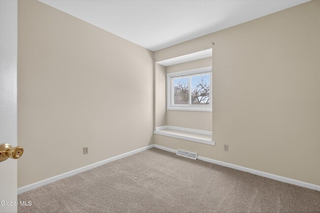 Building Photo - 17 Derby Dr