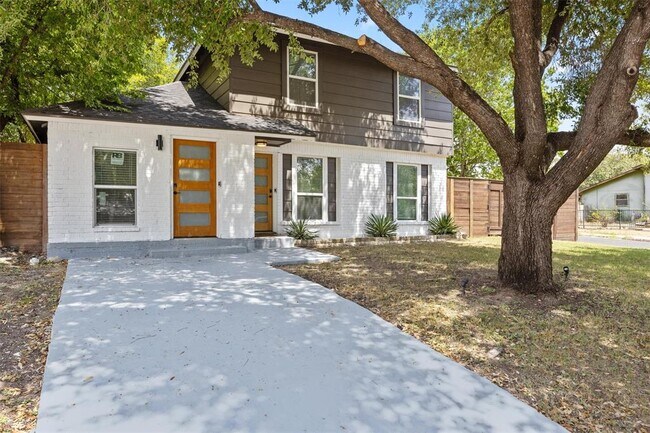 Primary Photo - 4512 W Village Ct