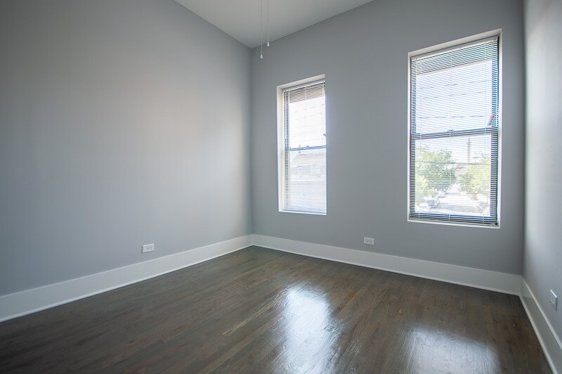 Building Photo - 1044 W 18th St