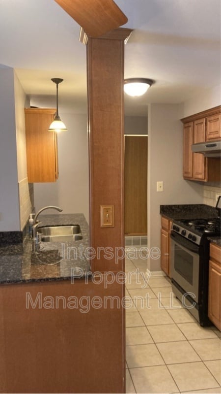 Building Photo - 9937 S Cicero Ave
