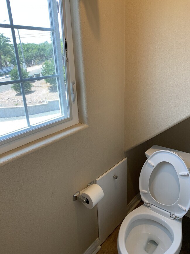 Building Photo - 3476 La Mirada Dr